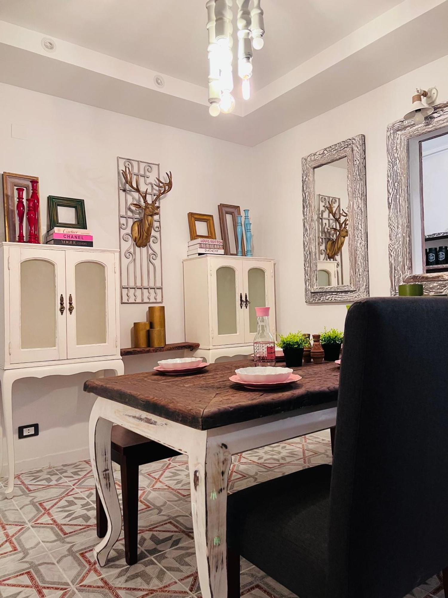 Ma Maison Gleem, Alexandria Luaran gambar
