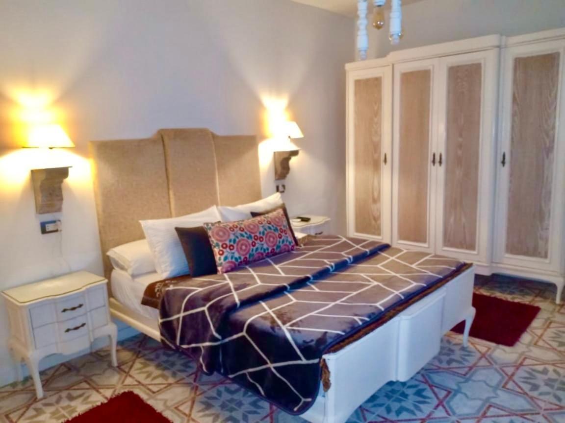 Ma Maison Gleem, Alexandria Luaran gambar